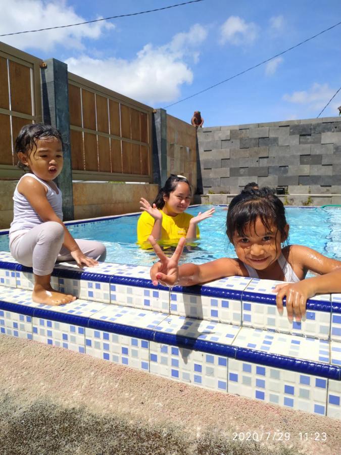 Puncak Pinus And Pool Villa Batu  Exterior photo