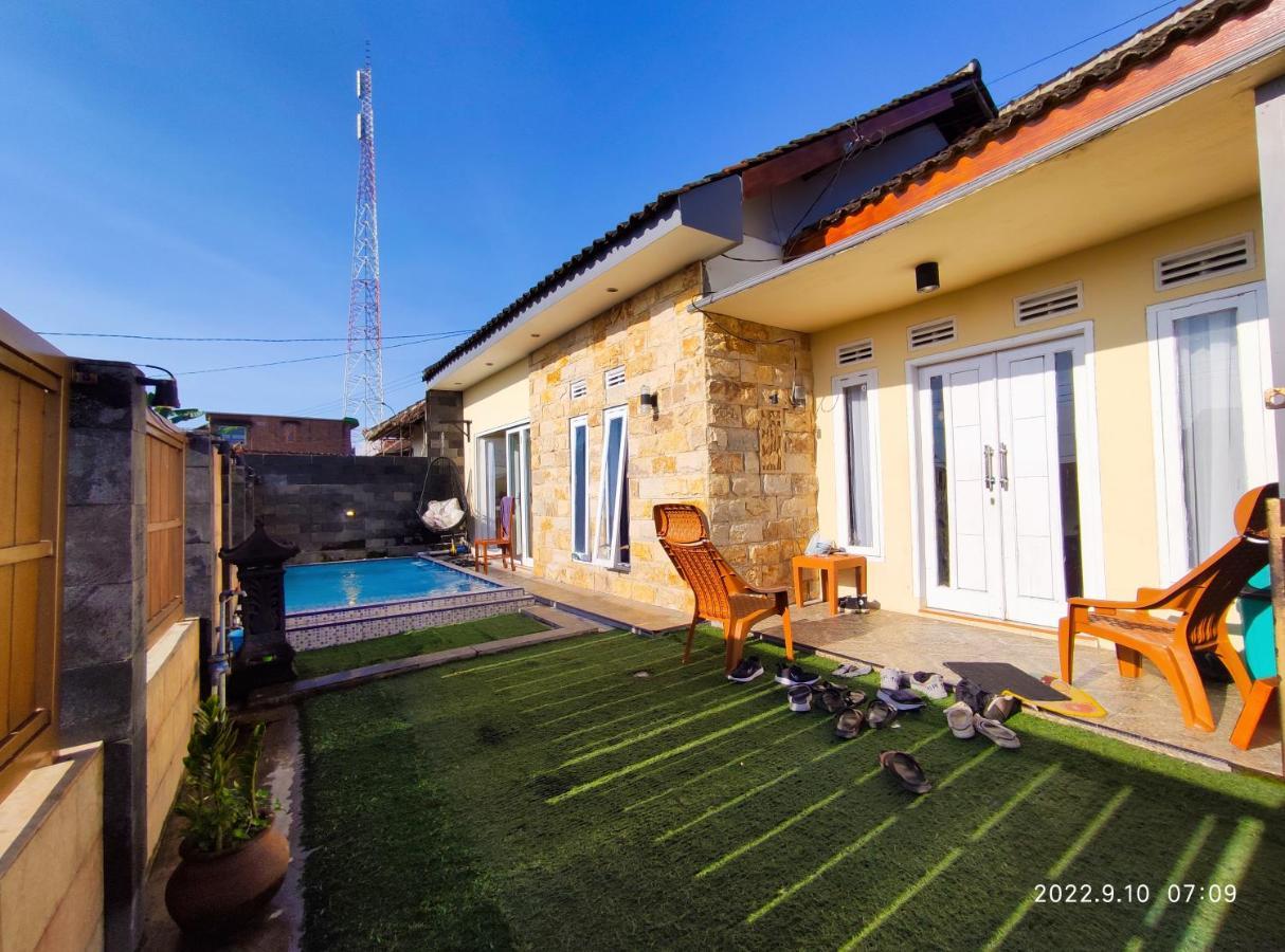 Puncak Pinus And Pool Villa Batu  Exterior photo